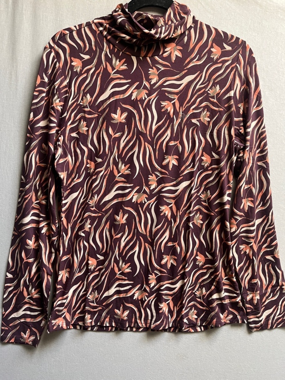 RW&CO. Burgundy Floral Wave Print Turtleneck Sz L